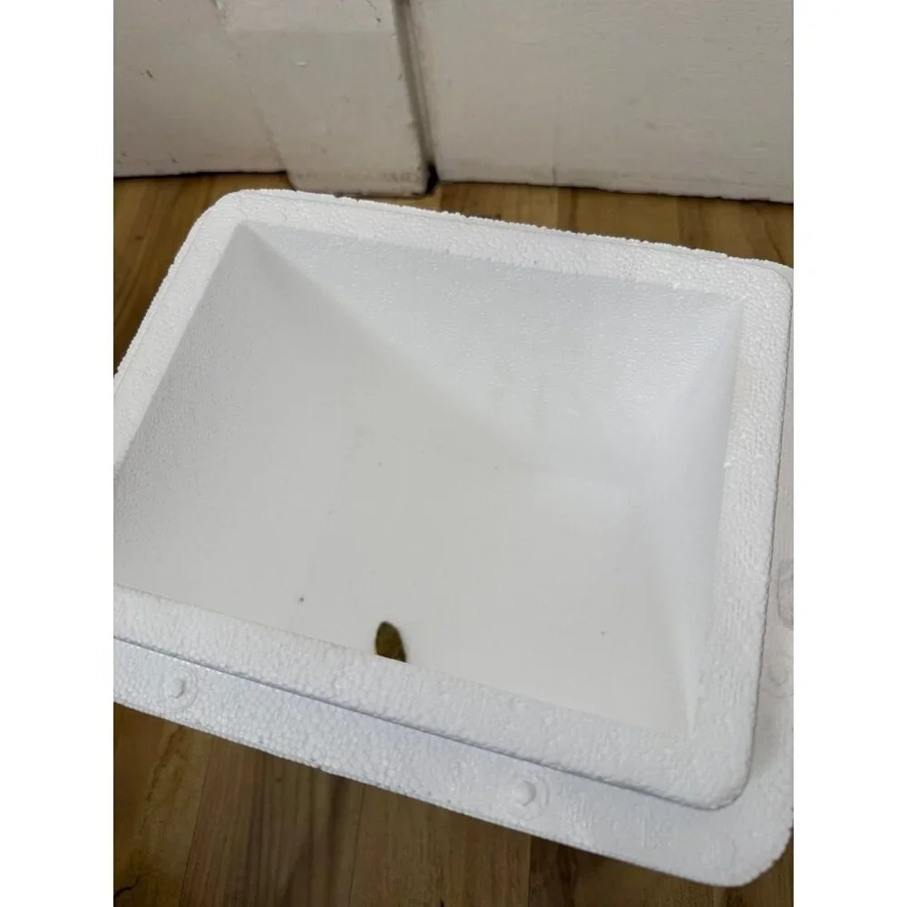 Small White Styrofoam Insulated Cooler Box with Lid